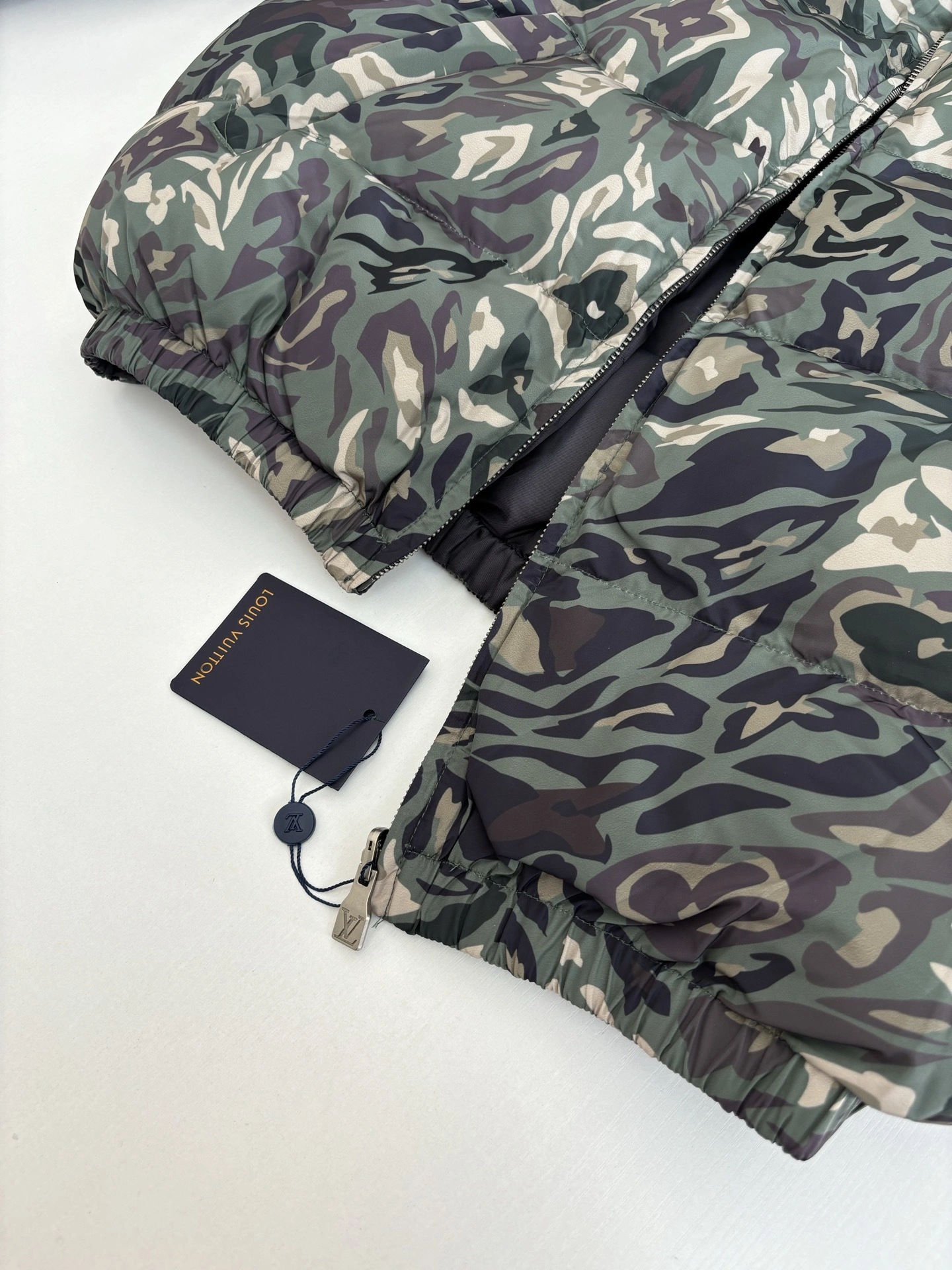 wg.luxury-- 8V reversible item: E-F431J1721